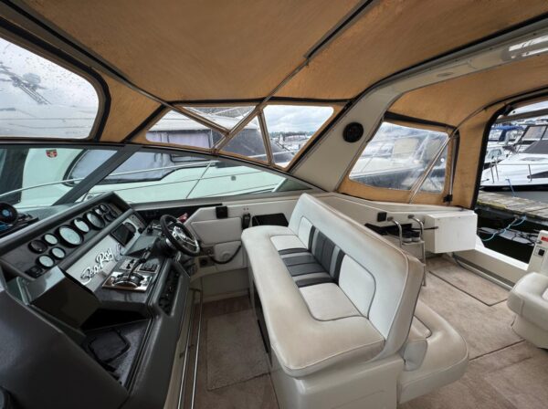 Sea Ray 350 Express Cruiser – Bild 3