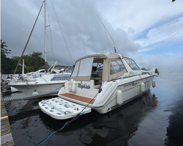 Sea Ray 350 Express Cruiser