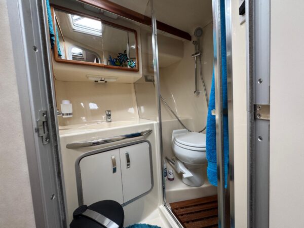 Sea Ray 350 Express Cruiser – Bild 11