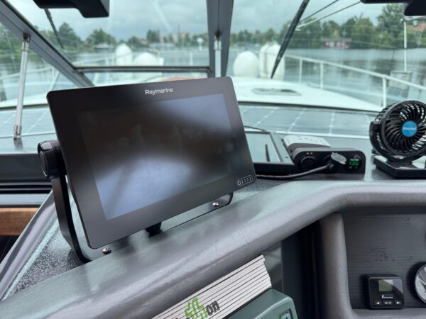 Sea Ray 350 Express Cruiser – Bild 18