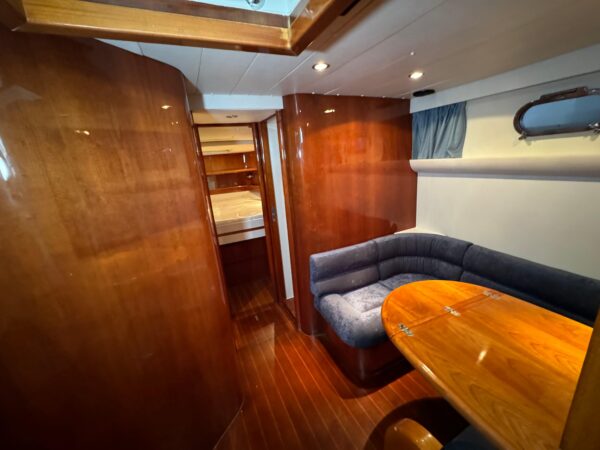 Cayman Yachts 38 WA – Bild 6