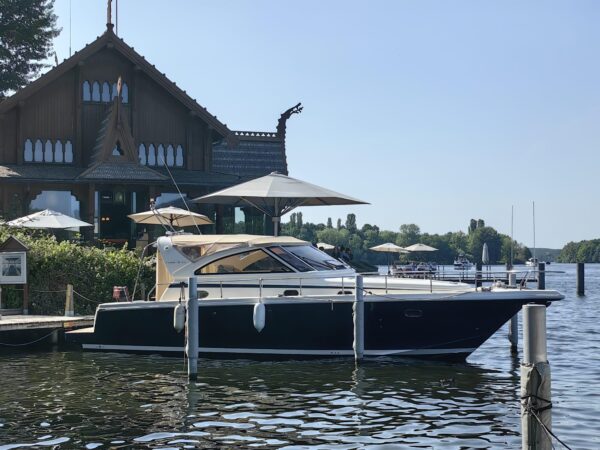 Cayman Yachts 38 WA – Bild 3