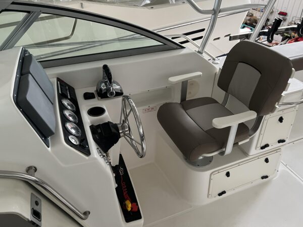 Boston Whaler 28 HT Conquest – Bild 10