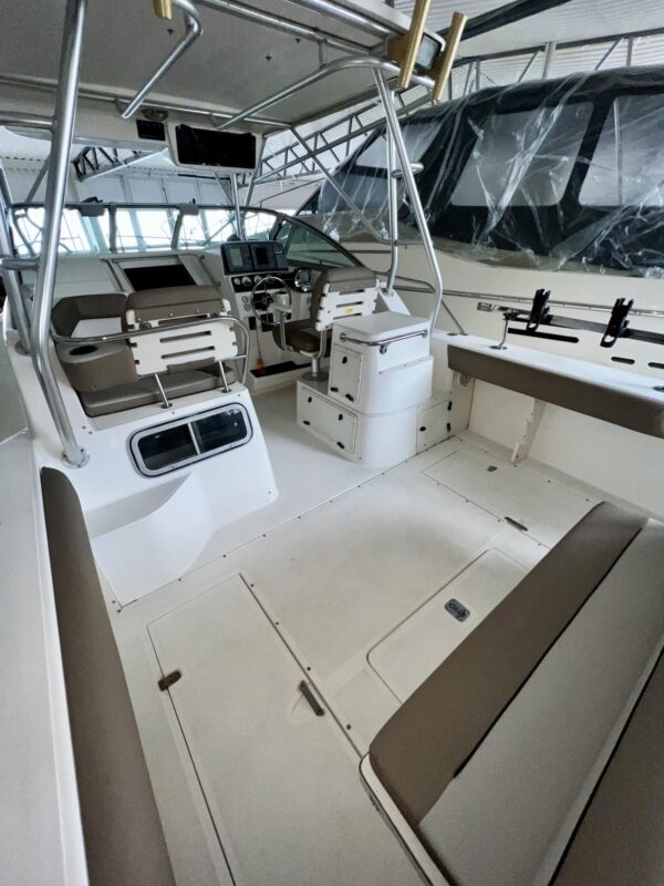Boston Whaler 28 HT Conquest – Bild 11