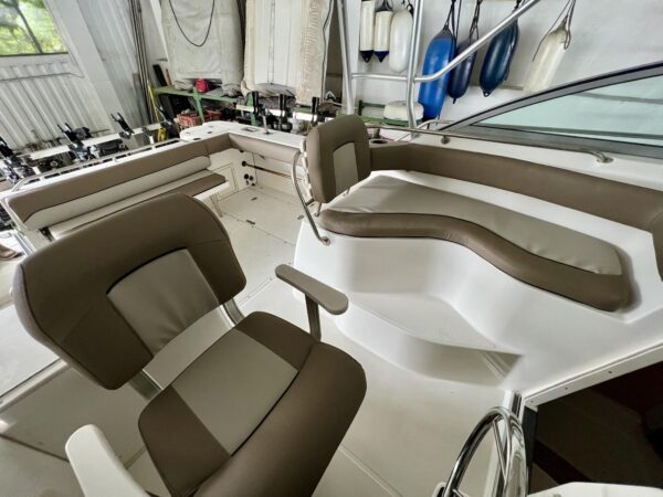 Boston Whaler 28 HT Conquest – Bild 7
